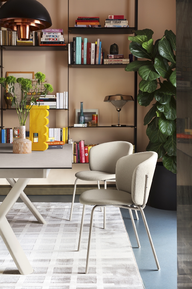 Καρέκλες τραπεζαρίας Calligaris σε μοντέρνο χώρο φαγητού – Αθήνα Adamopoulos Casa Ideale